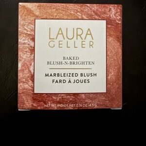 Laura Geller Baked Blush-N-Brighten Marbelized Blush in Apricot Berry
